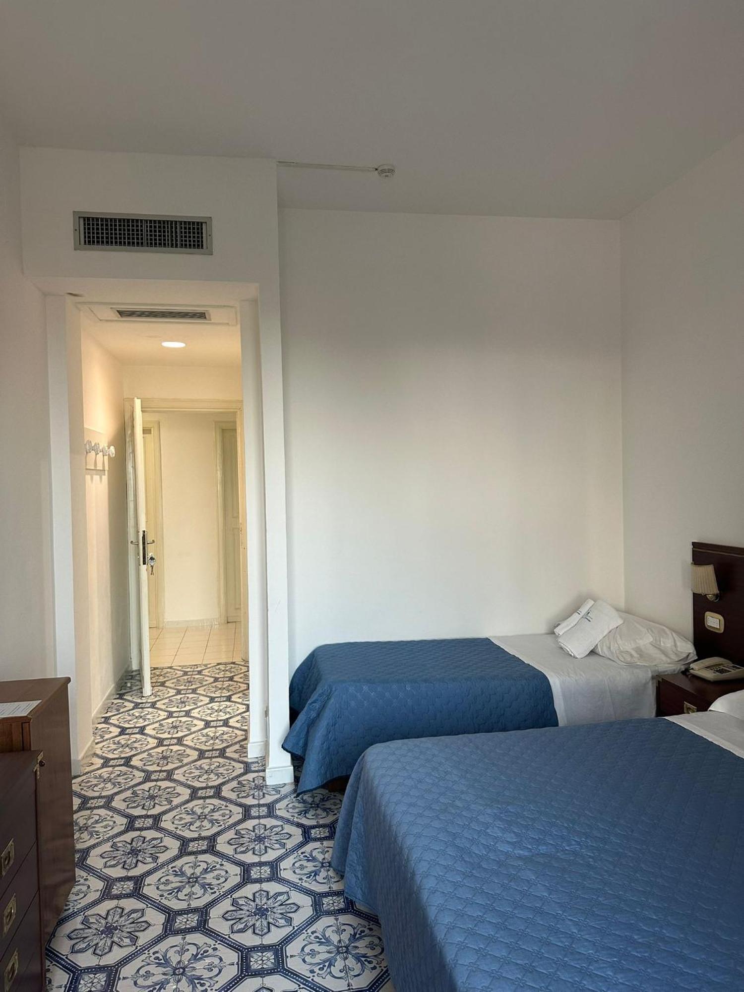 Hotel America มารีนาดีกาเมโรตา ภายนอก รูปภาพ