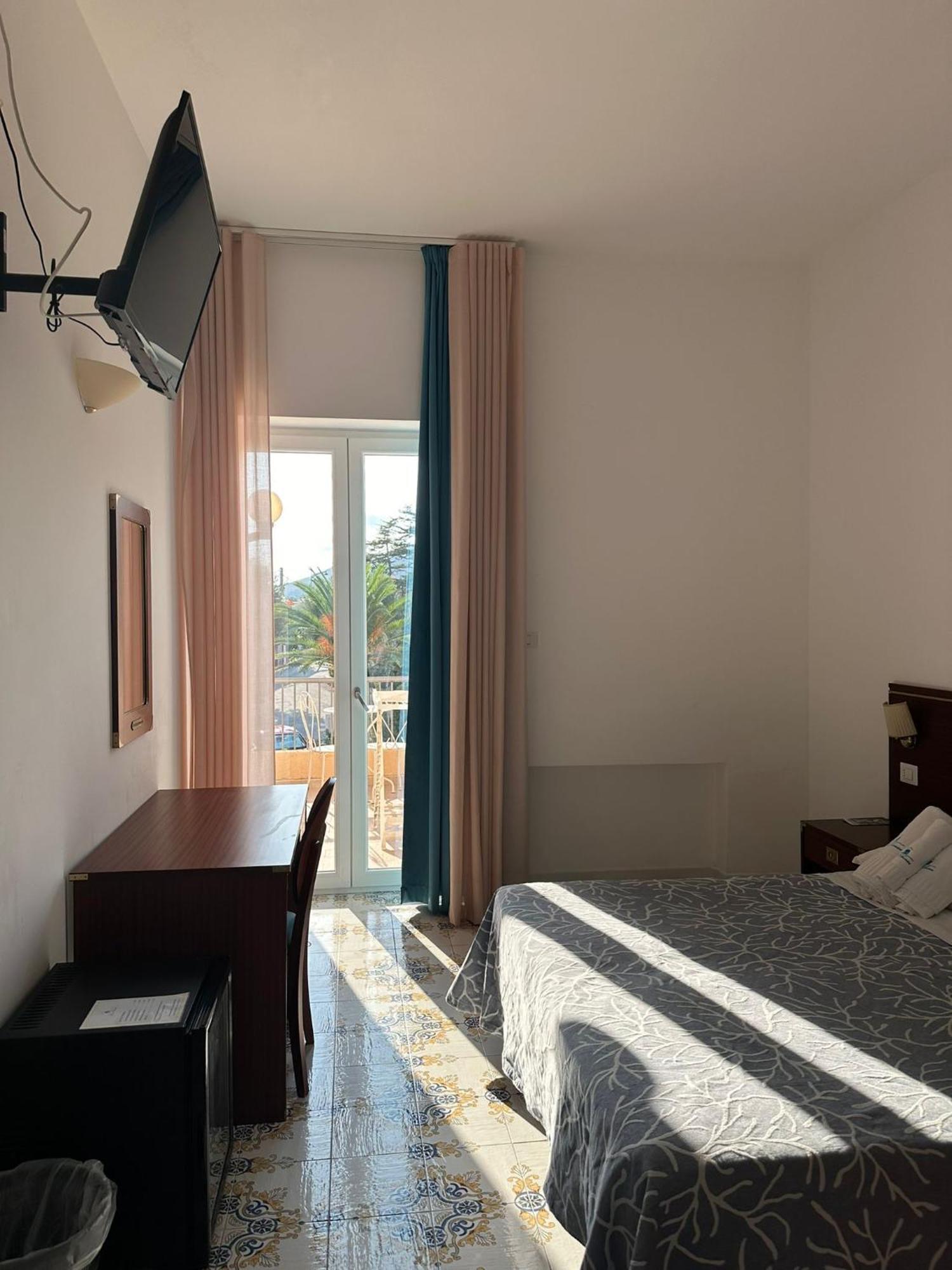 Hotel America มารีนาดีกาเมโรตา ภายนอก รูปภาพ